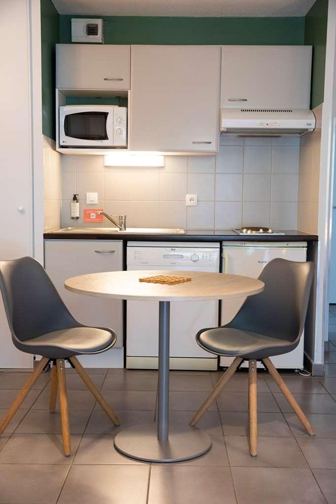 Hotel Residence Les Pins Galants Турнефей Номер фото