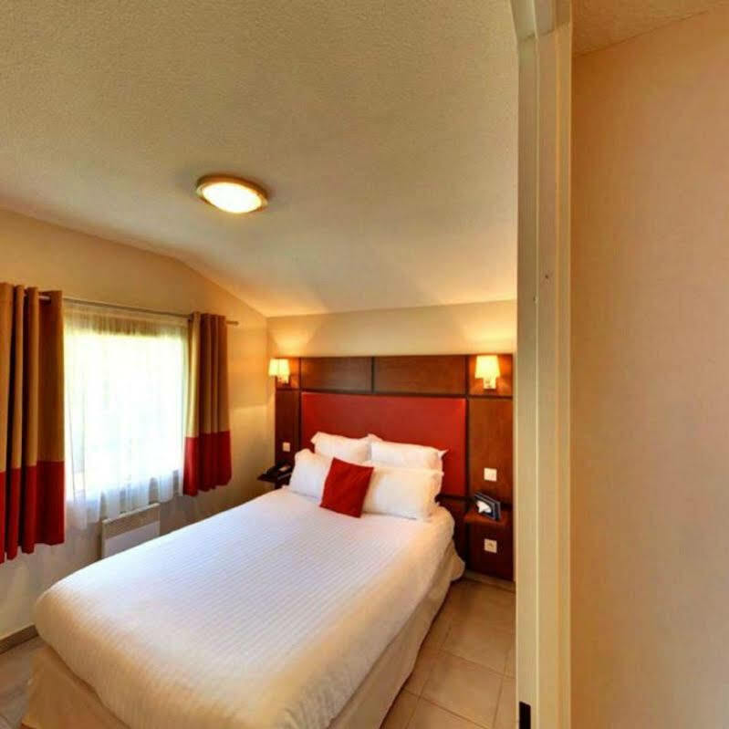 Hotel Residence Les Pins Galants Турнефей Екстер'єр фото